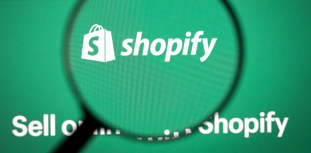 why-should-you-not-use-shopify-for-an-e-commerce-store-white-label-iq